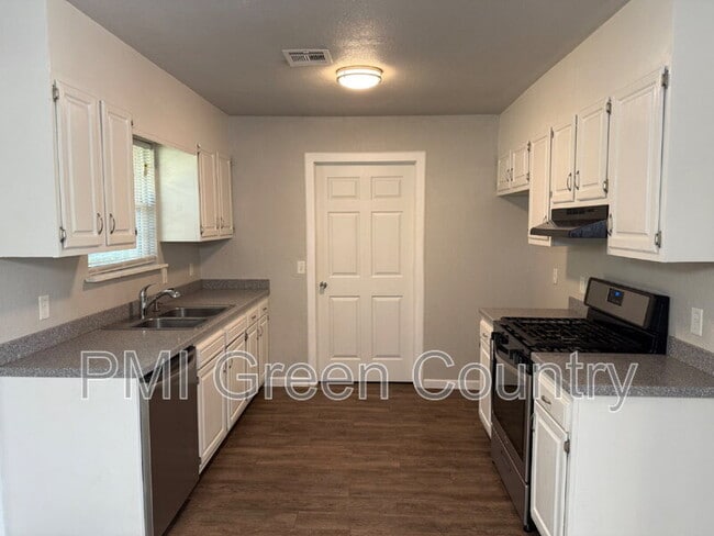 Foto del edificio - 28619 E 137th St S
