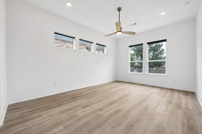 Building Photo - 1336 Kneehigh Ln