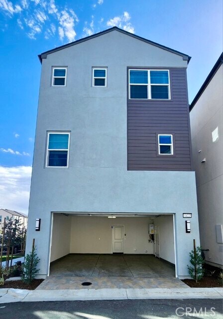 Building Photo - 4422 Bryan Paseo