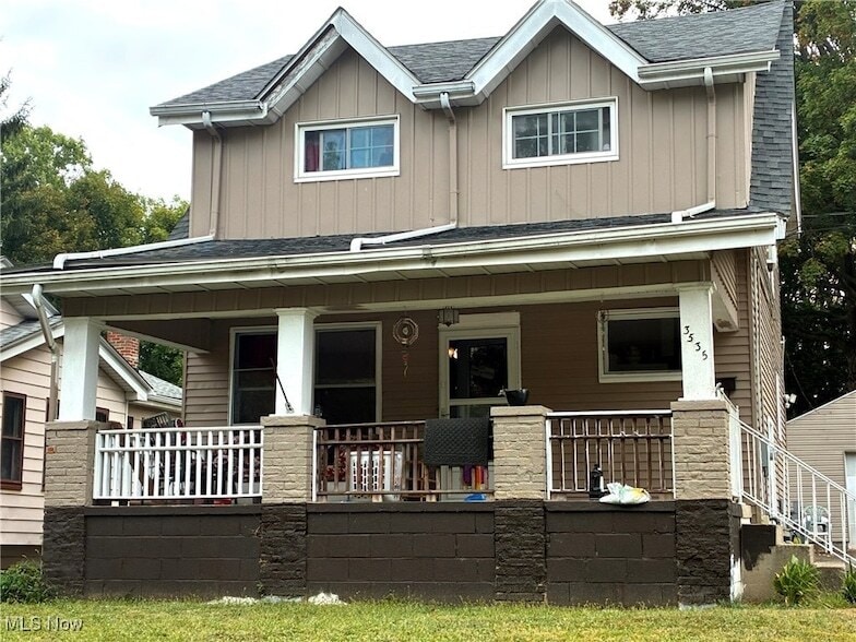 Primary Photo - 3535 Belden Ave