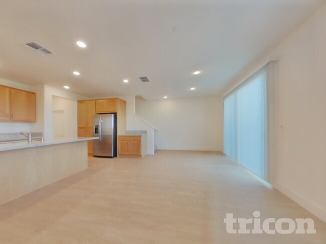 Foto del edificio - 8205 Perla Wy