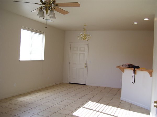 Foto del edificio - 9312 Larkin Rd
