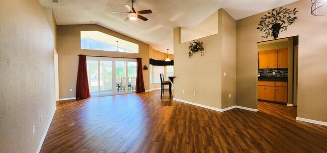 Foto del edificio - 238 Kings Pond Ave