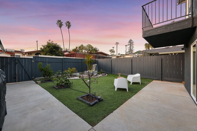 Patio interior - 1370 Nashville St
