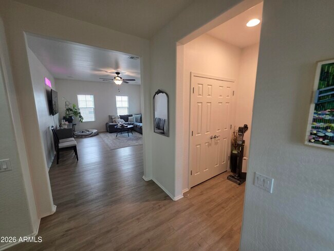 Foto del edificio - 2170 Scully Dr