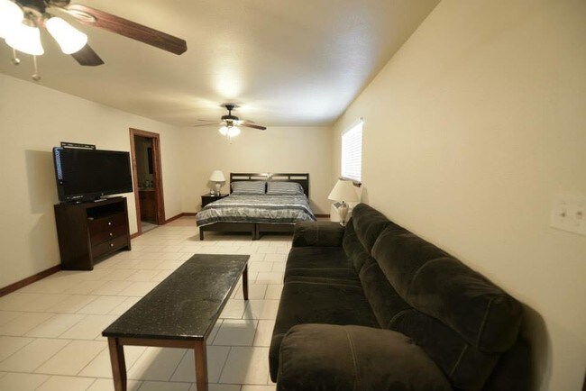 Foto del edificio - 1609 N Hill St