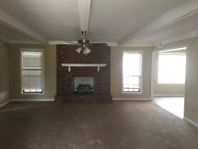 Foto del edificio - Available For Immediate Move In!