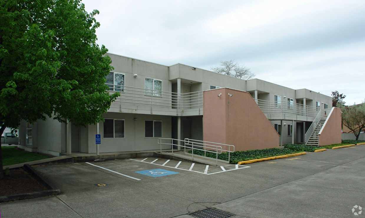Primary Photo - Palatine Apartments