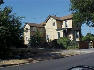 Building Photo - 527 E Lindsay St