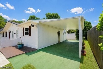 Building Photo - 655 Pointview Rd