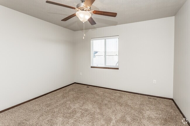 3BR, 2.5BA - 1,330 SF - Beal Townhomes