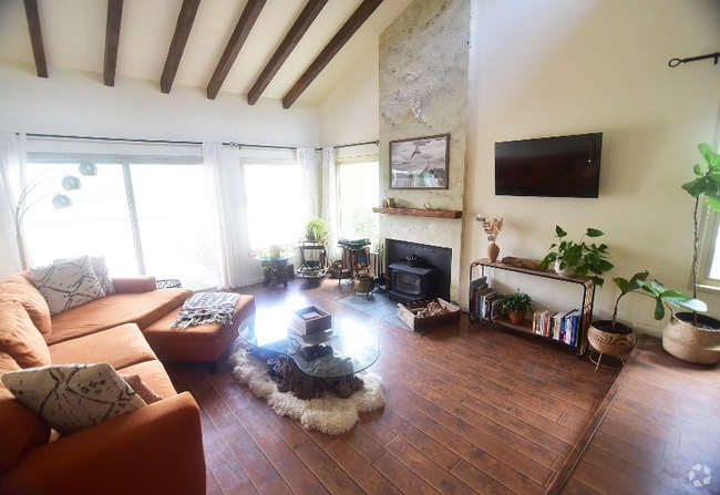 Building Photo - 15861 Davis Cup Ln