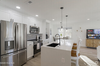 Building Photo - 330 S Middleton Dr NW