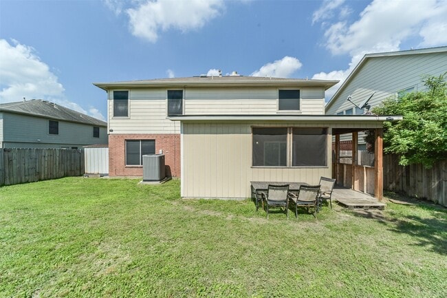 Foto del edificio - 3818 Brook Garden Ln