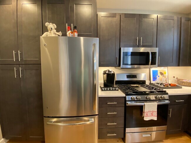Foto del edificio - 6209 N Winthrop Ave