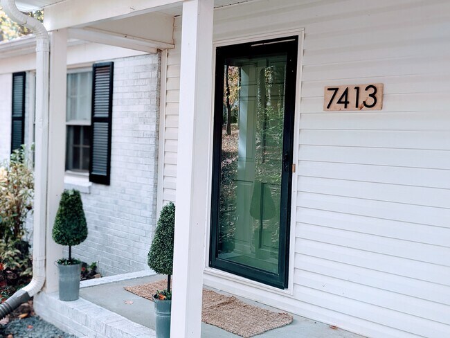 Foto del edificio - 7413 Barberry Ct