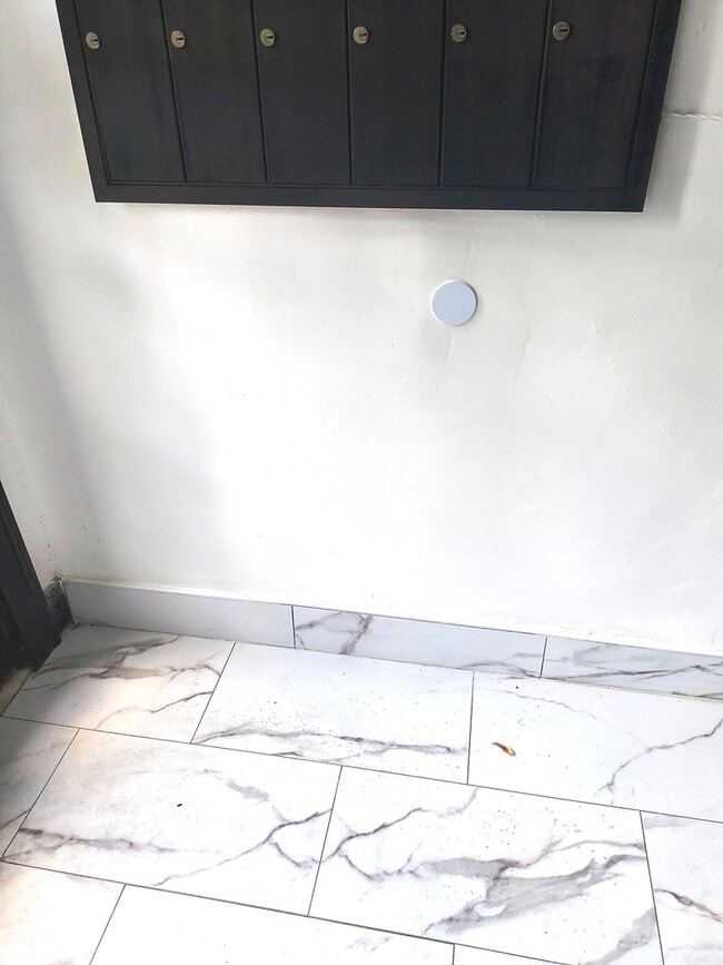 Building Photo - 7746 S Jeffery Blvd