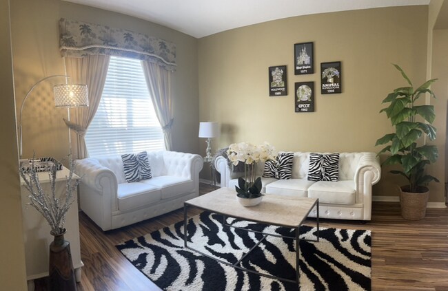 Building Photo - Lakeview Oasis at Emerald Island