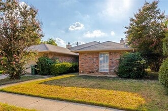 Building Photo - 900 Milby Rd