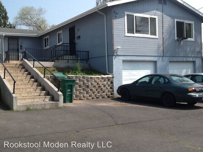 Building Photo - 3 br, 1.5 bath House - 1343 Pleasant
