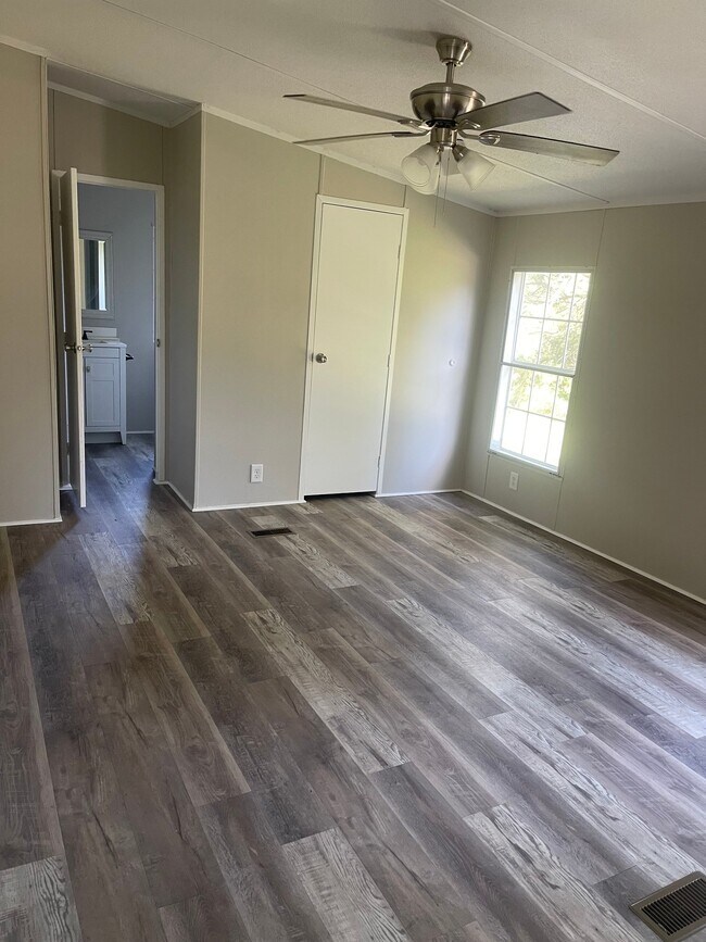 Foto del edificio - 6 Tap Ln