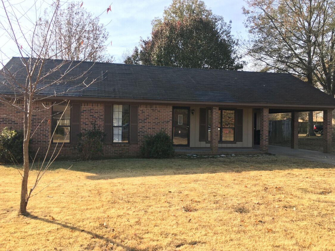 311 Ridgetop Dr Senatobia, MS - 311 Ridgetop Dr  Senatobia, MS