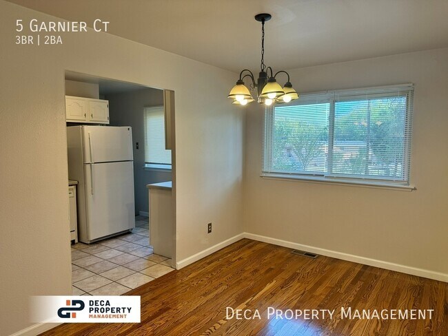 Building Photo - 3 Bedroom House