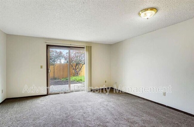 Foto del edificio - 1455 NW Division St