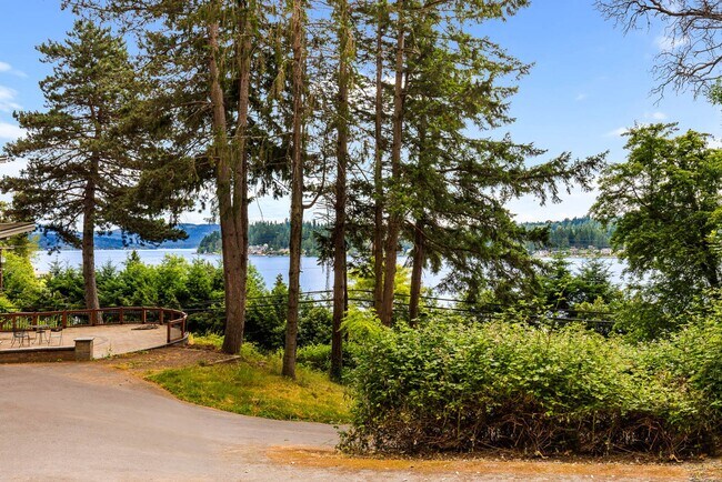 Foto del edificio - 3930 E Lake Sammamish Pkwy NE