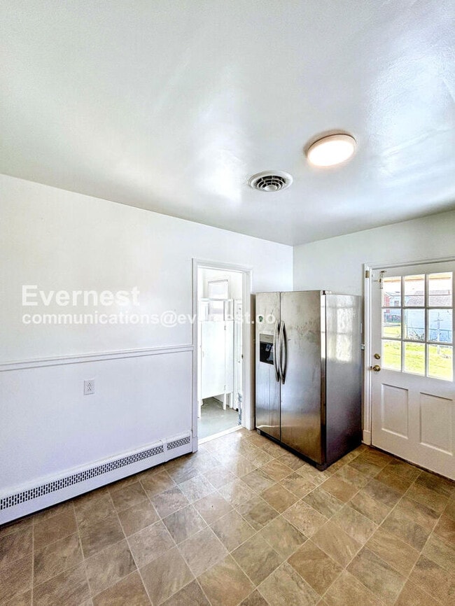 Foto del edificio - 7514 Woodman Rd