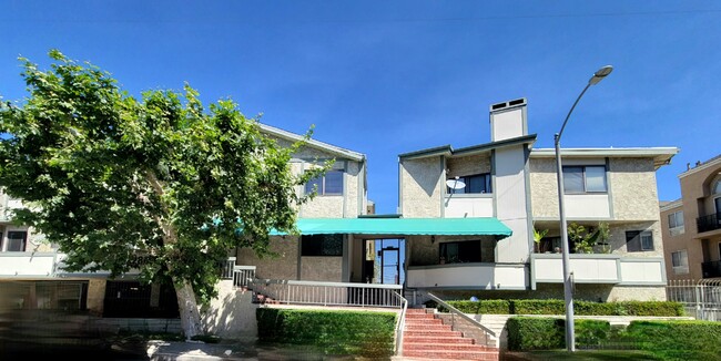 Building Photo - 22865 Del Valle St