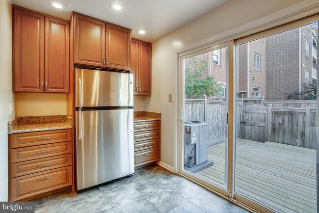 Foto del edificio - 538 N West St