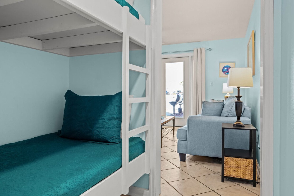 Foto principal - 2396 Scenic Gulf Dr