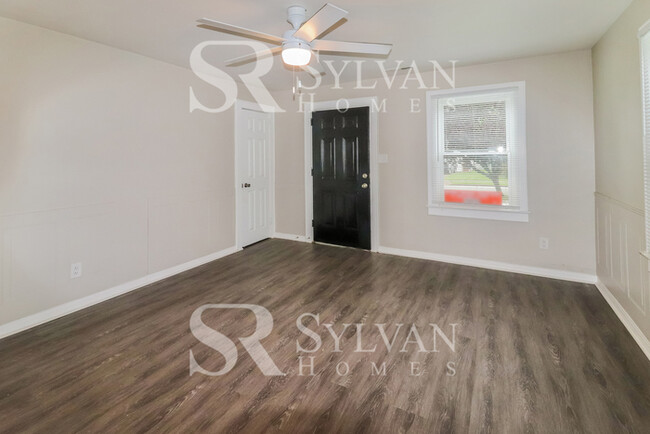 Building Photo - Your dream home is waiting for you. Hurry ...