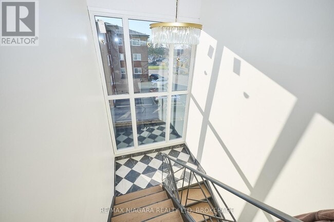 Building Photo - 141 Plymouth Rd