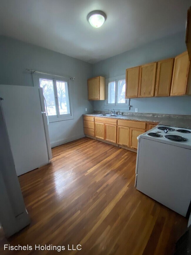 Building Photo - 2 br, 1 bath House - 832 Riehl