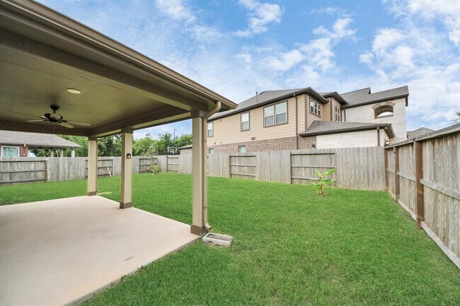 Building Photo - 3302 Regal Park Ln