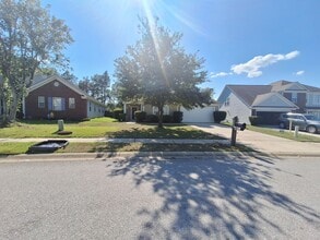 Building Photo - 404 Indigo Ridge Dr