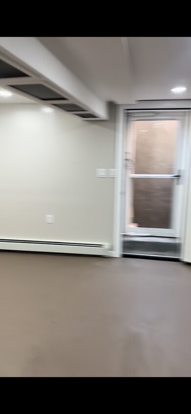 Foto del edificio - 604 Remsen Ave