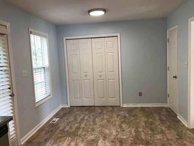 Dining area and W/D unit - 2120 McKinnon Dr