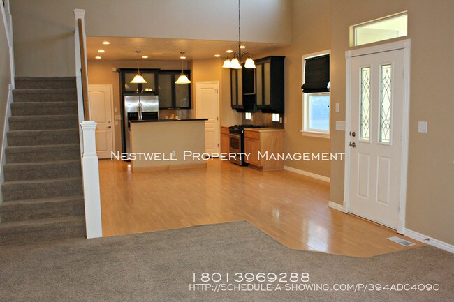 Building Photo - Gourmet Kitchen in This Daybreak Home