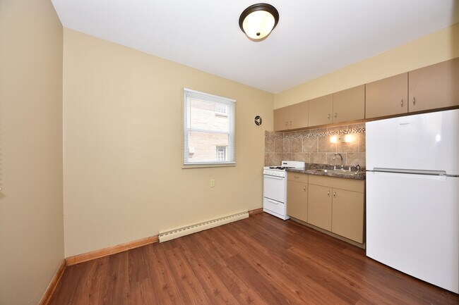 Foto del edificio - 3911 N 76th St
