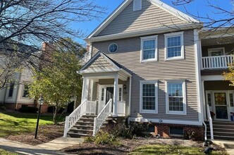 Building Photo - 480 Braceland Dr