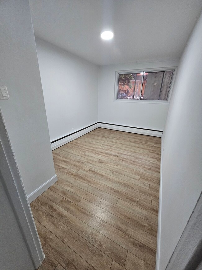 Building Photo - 6305 De La Roche