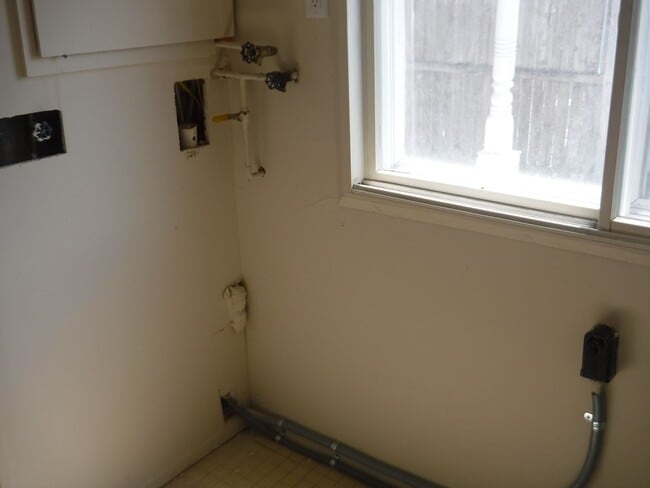 Building Photo - 230 Ridge Ave