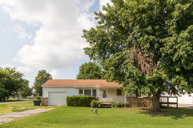 Foto del edificio - Beautiful 3 Bedroom, 1 Bath in Sand Springs!
