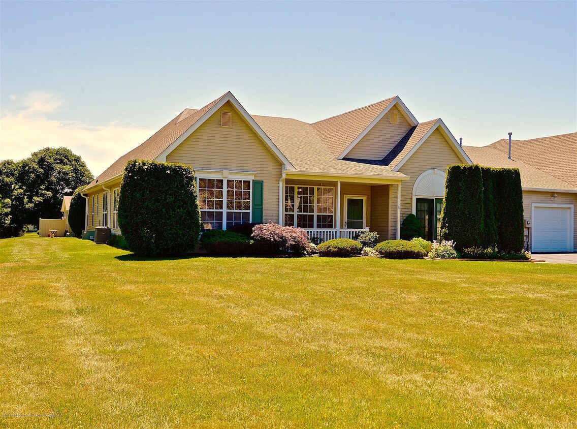 Foto principal - 63 Deer Chase Ln