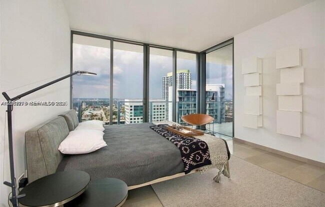 Foto del edificio - 2711 SW 7th St