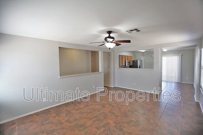 Foto del edificio - 11530 W Larkspur Rd