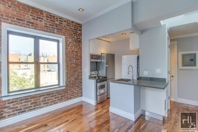 Building Photo - NO FEE Two Bed on Lower East Side! Won't S...
